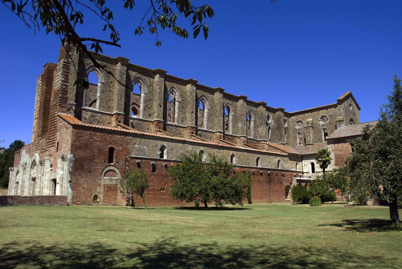 Aparthotel Casale San Galgano Chiusdino Exterior foto
