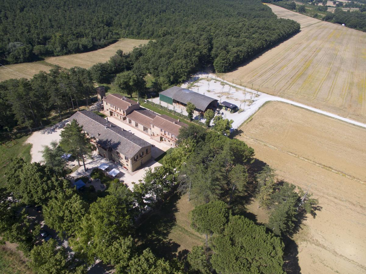 Aparthotel Casale San Galgano Chiusdino Exterior foto